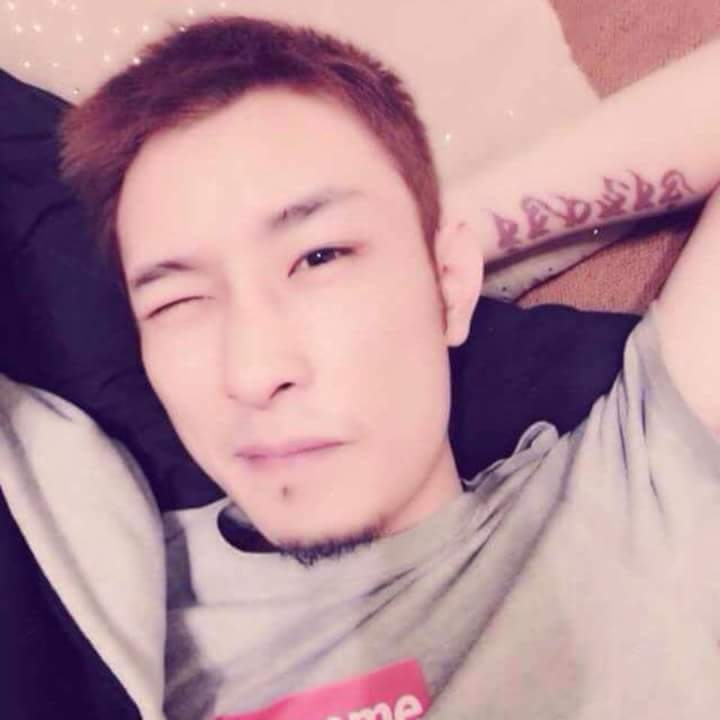 难得拥抱的第一张照片--宜昌相亲服务中心