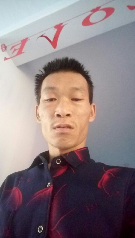 向阳的第一张照片--宜昌相亲服务中心