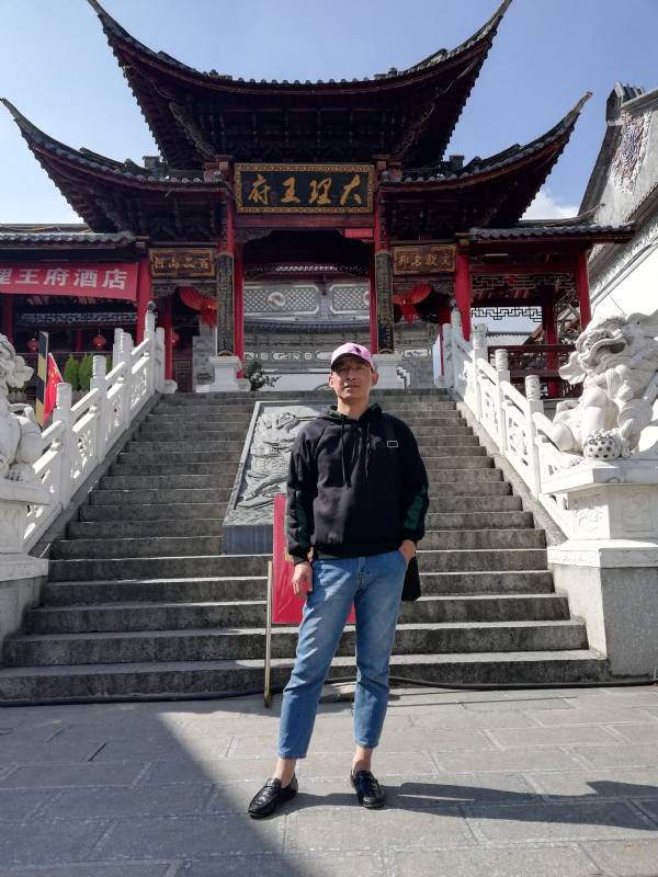 旧事离人的第一张照片--宜昌相亲服务中心