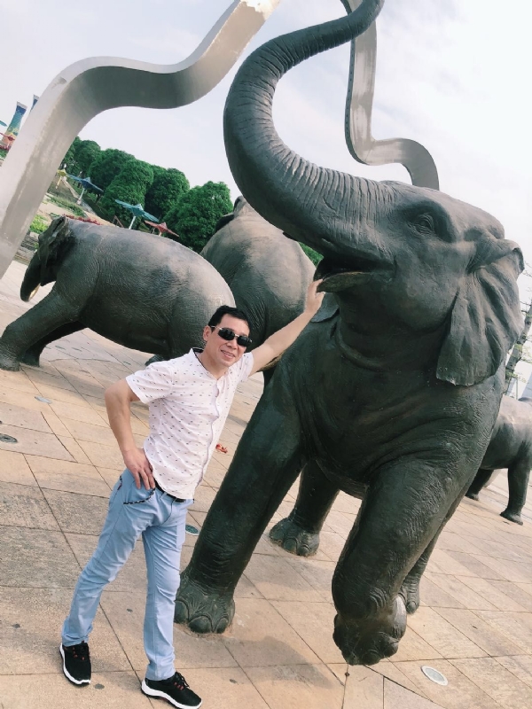 朝望大海的第三张照片--宜昌相亲服务中心