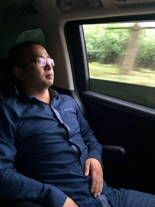 世界那么大的第三张照片--宜昌相亲服务中心