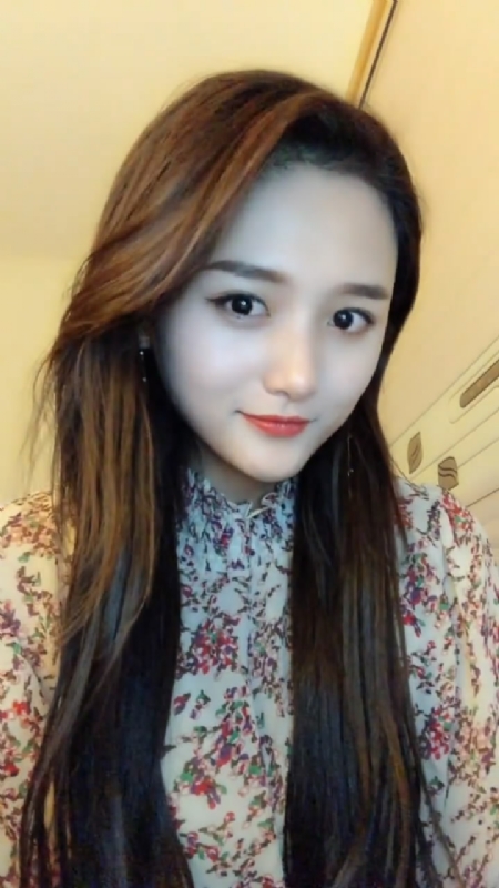 淡然一笑的第一张照片--宜昌相亲服务中心