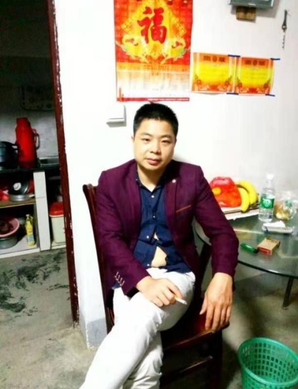 蓝色的微笑的第一张照片--宜昌相亲服务中心