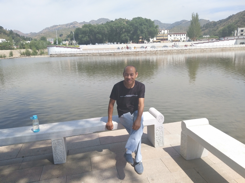 大漠独行的第一张照片--宜昌相亲服务中心