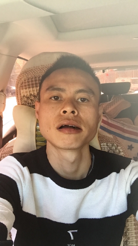 小何的第一张照片--宜昌相亲服务中心