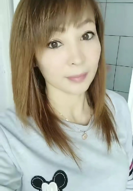 魅力白玲的第一张照片--宜昌相亲服务中心