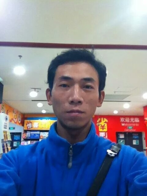 青草地溪水边的第一张照片--宜昌相亲服务中心