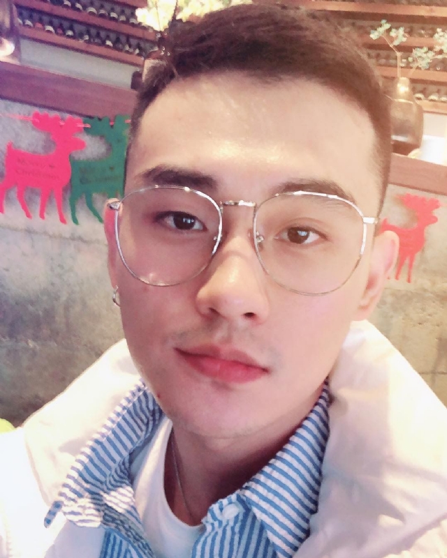 胡强很孤单的第一张照片--宜昌相亲服务中心