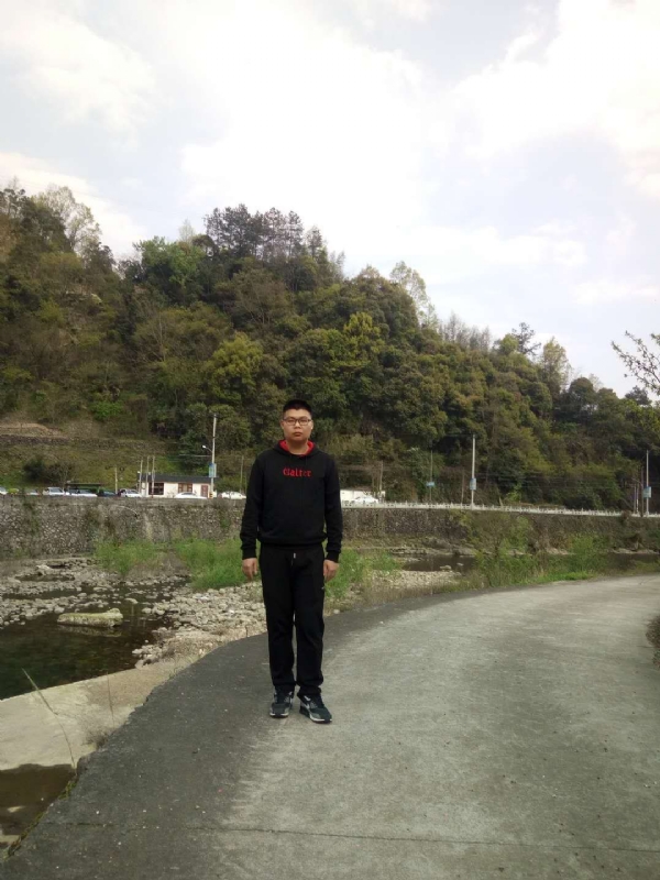 等着上钩的鱼的第一张照片--宜昌相亲服务中心