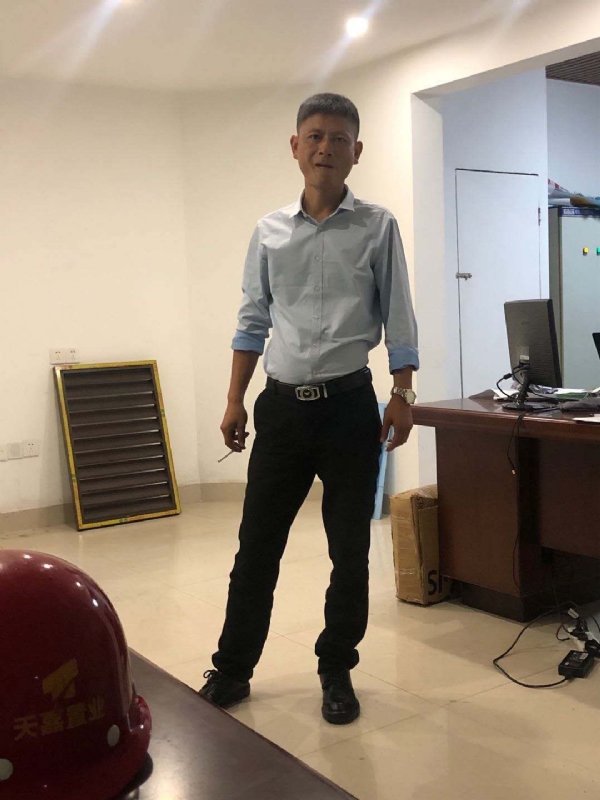 郁闷之中的第一张照片--宜昌相亲服务中心