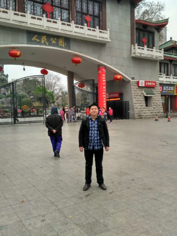 在奋斗的第一张照片--宜昌相亲服务中心