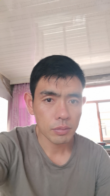 小草莓1981的第一张照片--宜昌相亲服务中心