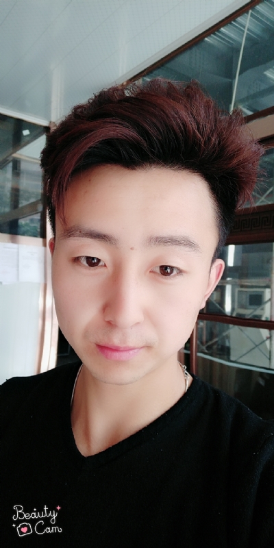 拼命微笑的第三张照片--宜昌相亲服务中心