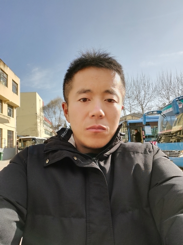 孤独的云的第一张照片--宜昌相亲服务中心