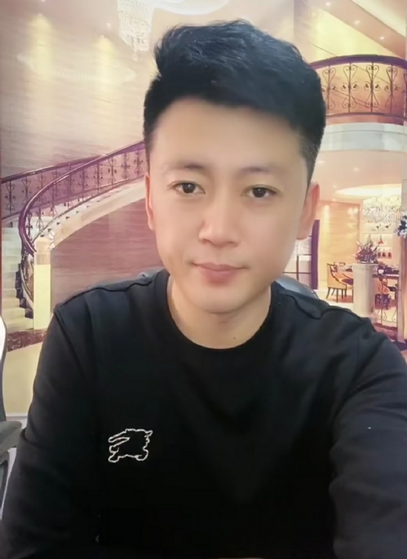 屋顶拾荒人的第三张照片--宜昌相亲服务中心