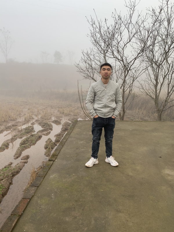 迷路的小猪的第一张照片--宜昌相亲服务中心