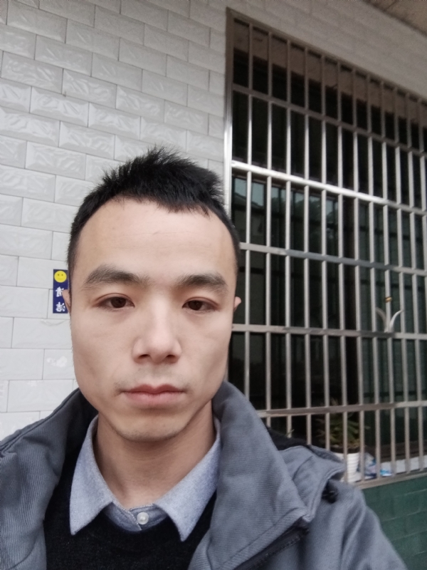 笑得那么开心的第二张照片--宜昌相亲服务中心