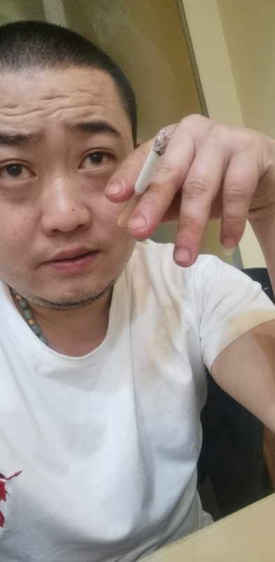 孤独的螃蟹的第一张照片--宜昌相亲服务中心