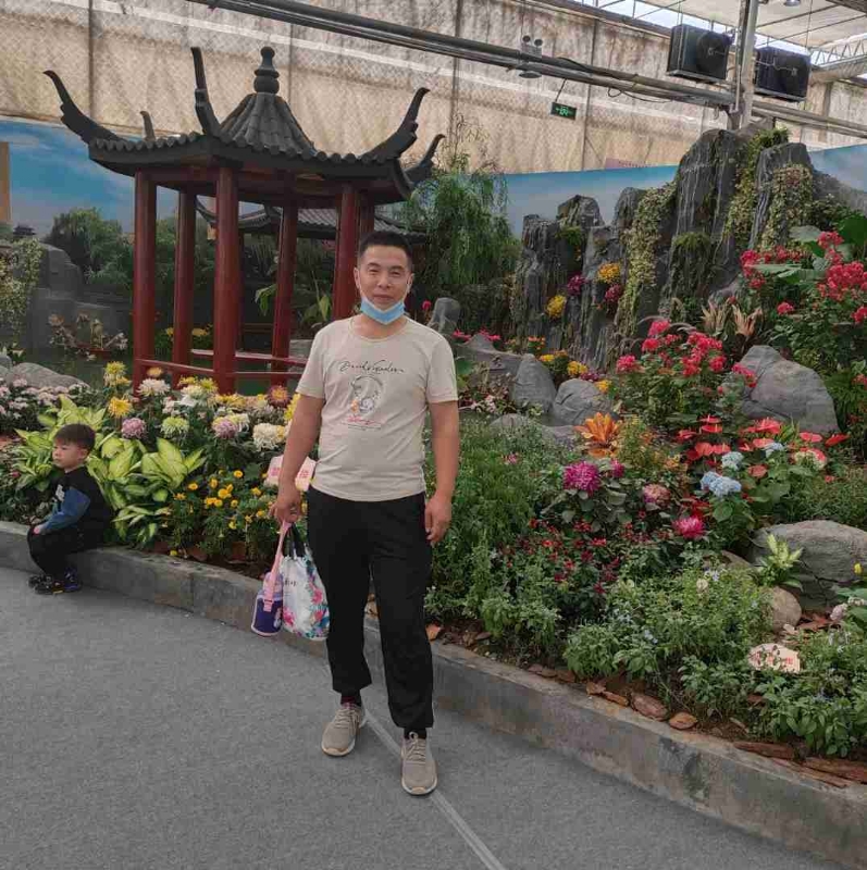 受伤的痴情男的第一张照片--宜昌相亲服务中心