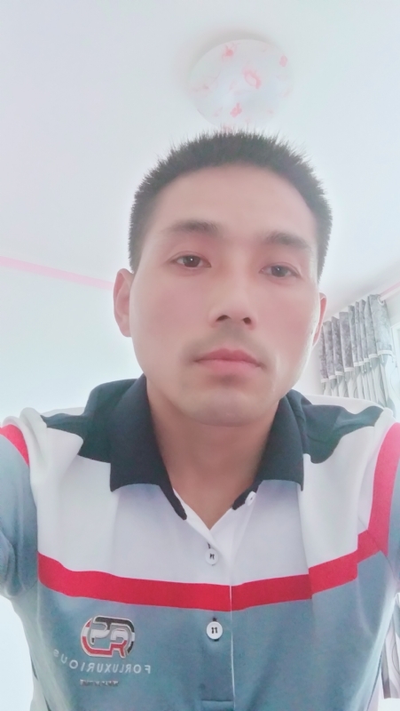 染红尘世的第一张照片--宜昌相亲服务中心