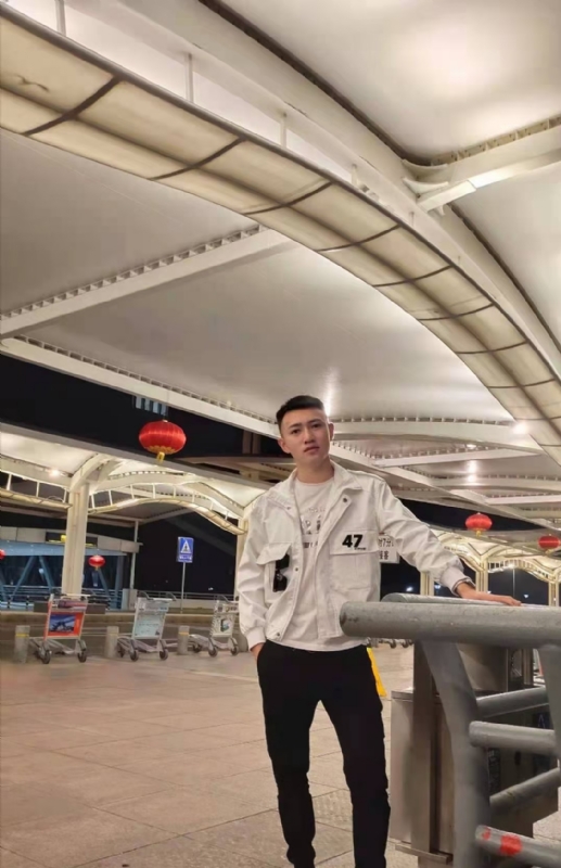 猕猴的第一张照片--宜昌相亲服务中心