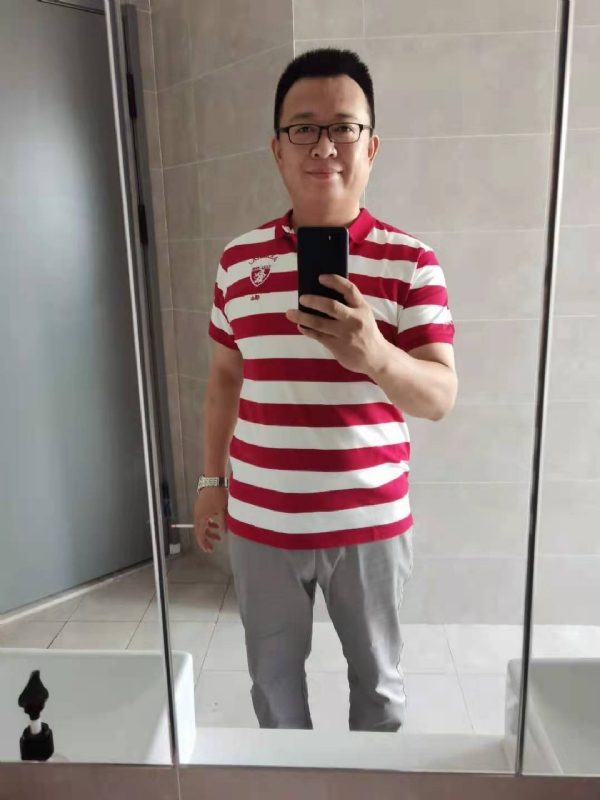 行走的打桩机的第二张照片--宜昌相亲服务中心