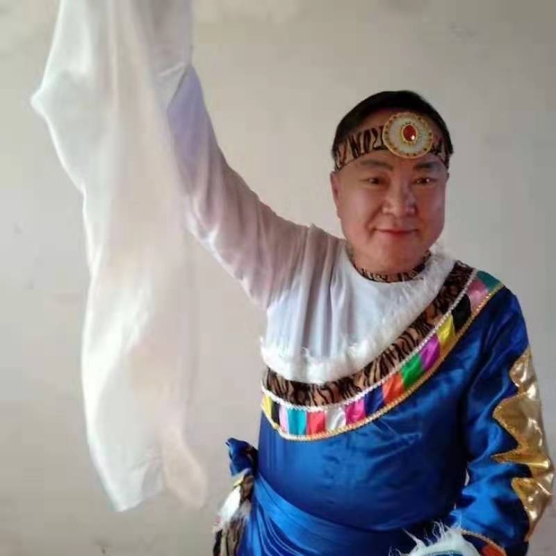 走在冷风中的第一张照片--宜昌相亲服务中心