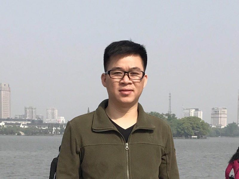 孔雀鱼的第一张照片--宜昌相亲服务中心