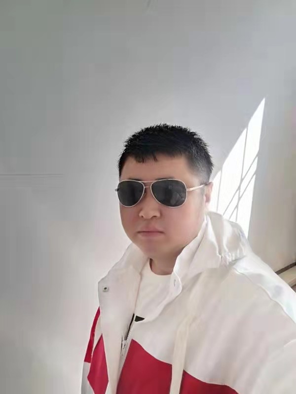 大漠叔叔的第一张照片--宜昌相亲服务中心