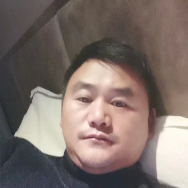 奔跑的第三张照片--宜昌相亲服务中心