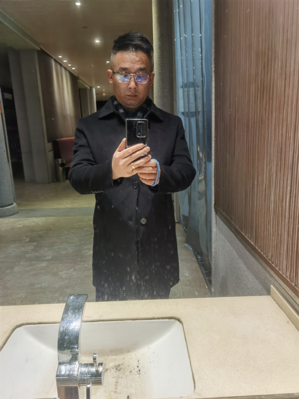 孤独尘埃的第一张照片--宜昌相亲服务中心