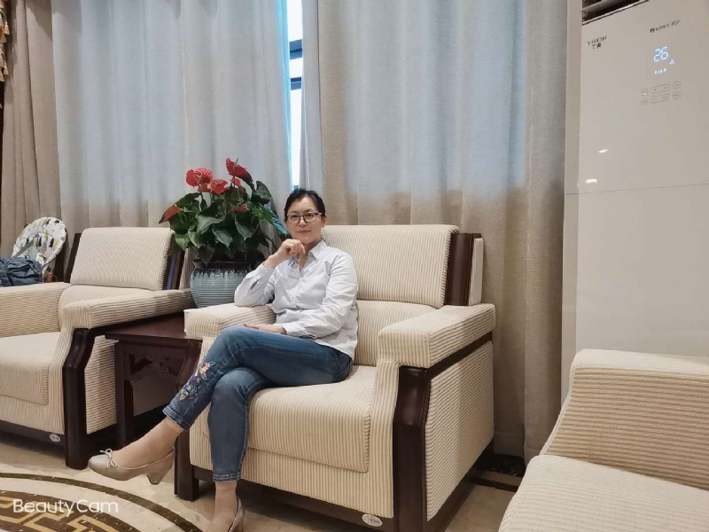 秋水伊人的第一张照片--宜昌相亲服务中心