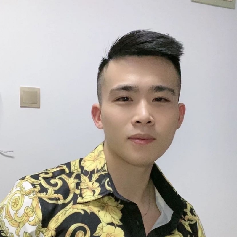 迷彩冲锋衣的第一张照片--宜昌相亲服务中心