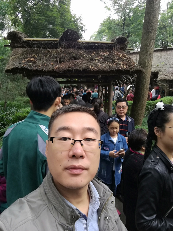 撑起一片天的第一张照片--宜昌相亲服务中心