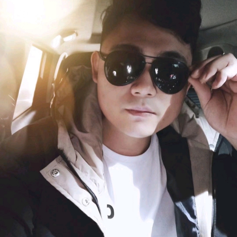 高大威武的第三张照片--宜昌相亲服务中心