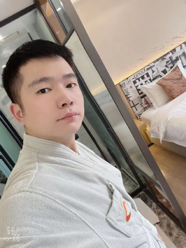 绿帽的第一张照片--宜昌相亲服务中心