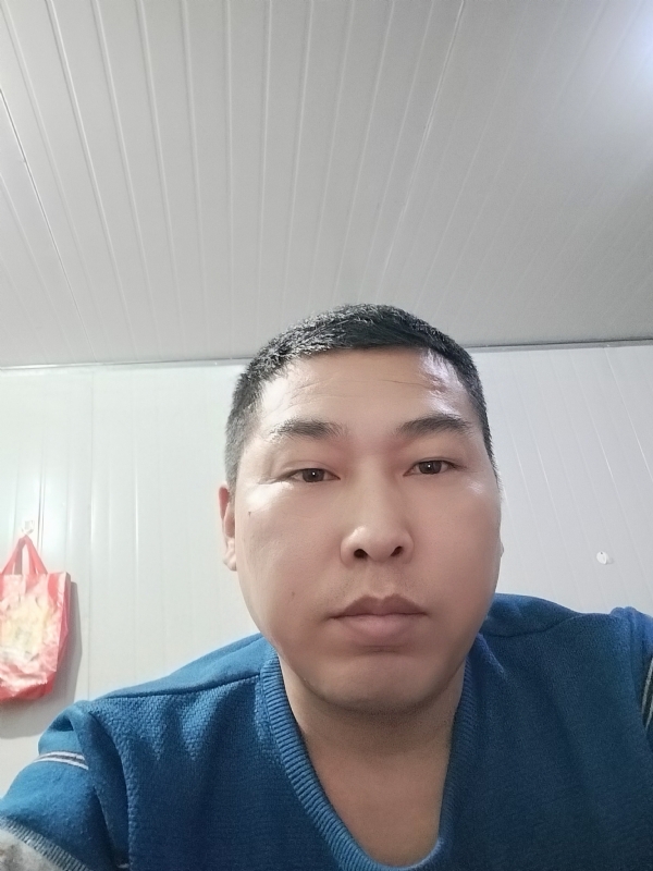 开着拖拉机去兜风的第一张照片--宜昌相亲服务中心