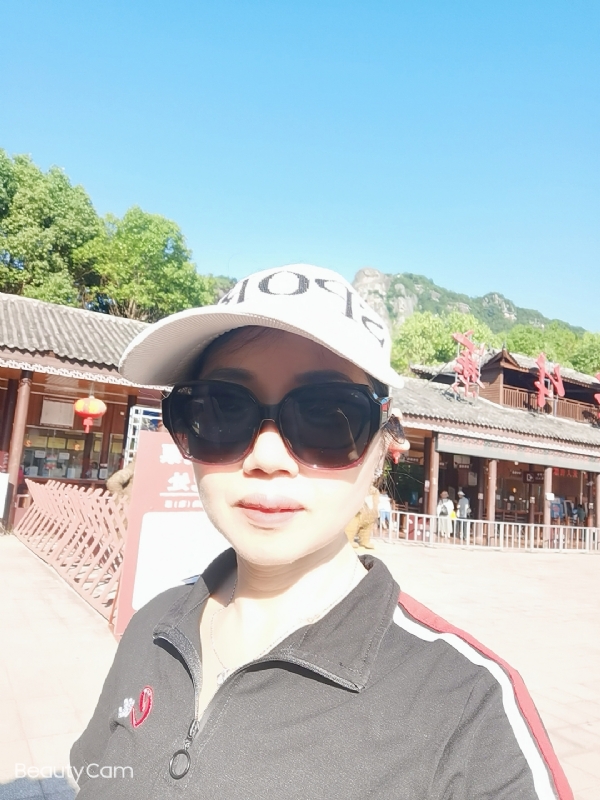 山百合的第一张照片--宜昌相亲服务中心