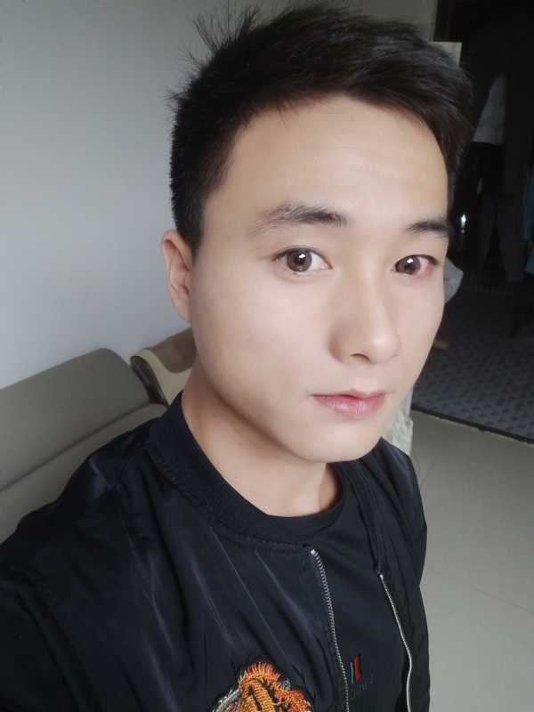 何凡的第三张照片--宜昌相亲服务中心