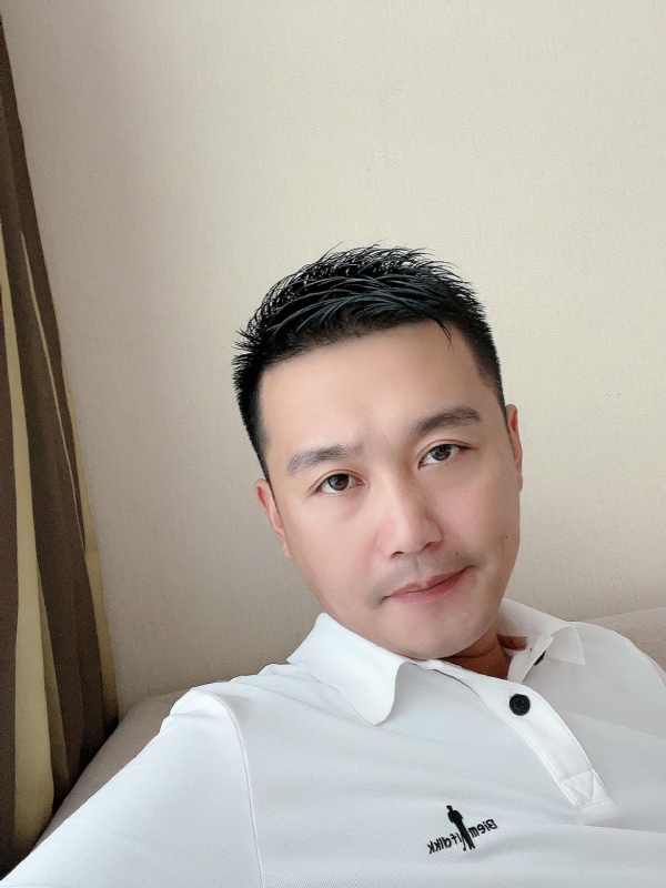 笑望人非的第一张照片--宜昌相亲服务中心