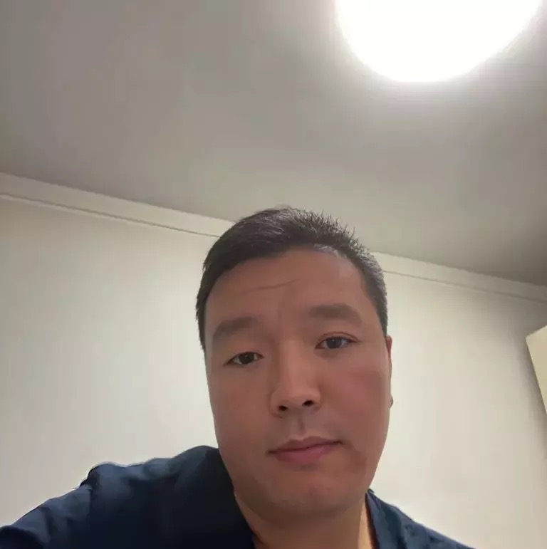 穿唐装的松鼠的第一张照片--宜昌相亲服务中心