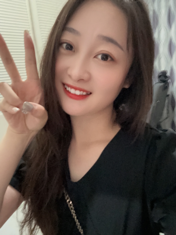 草莓的第一张照片--宜昌相亲服务中心