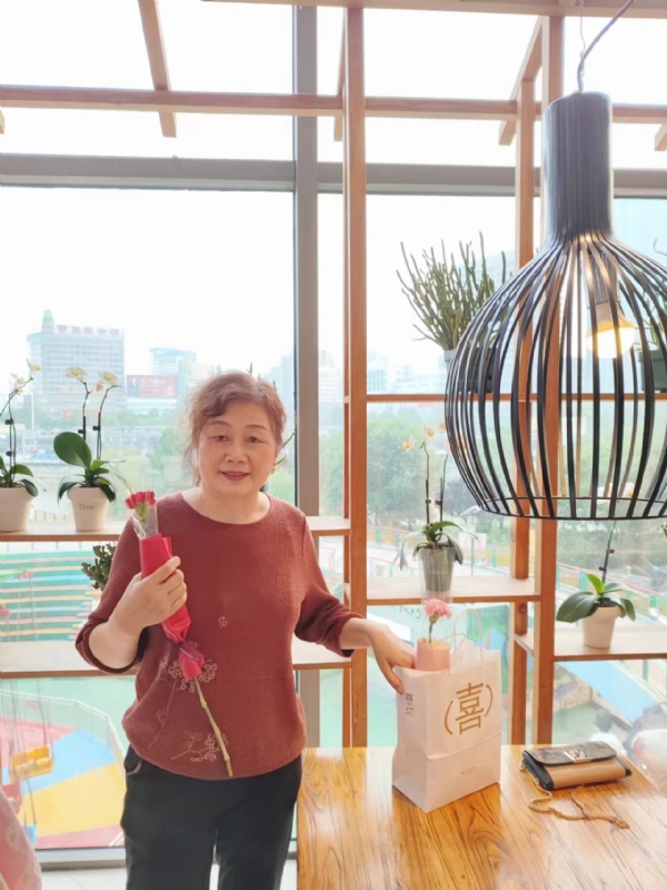 静香的第一张照片--宜昌相亲服务中心