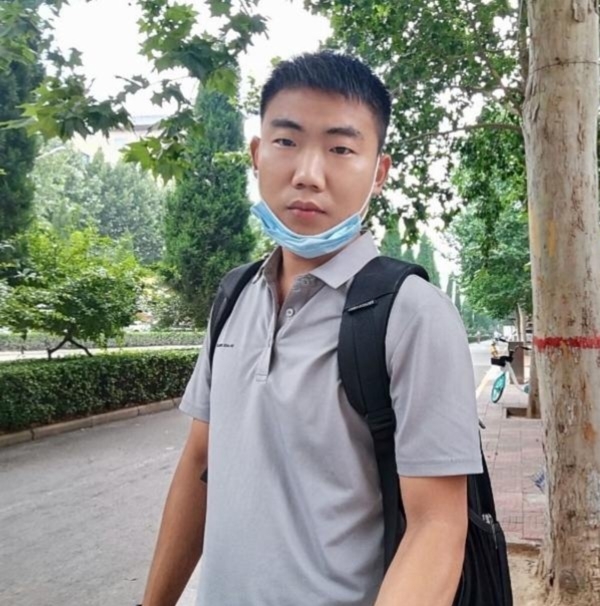 90年男征婚的第一张照片--宜昌相亲服务中心