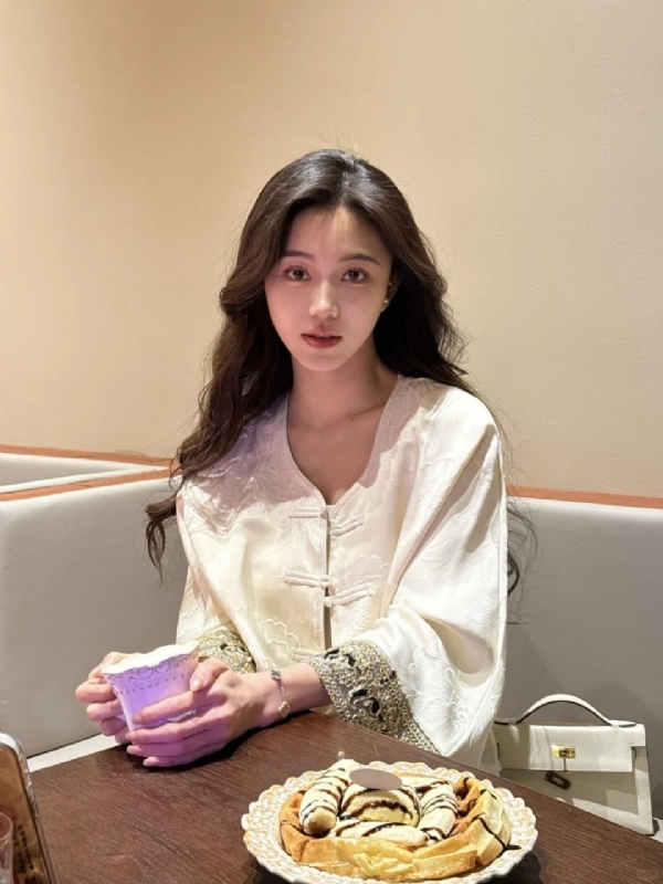 Anna的第二张照片--宜昌相亲服务中心