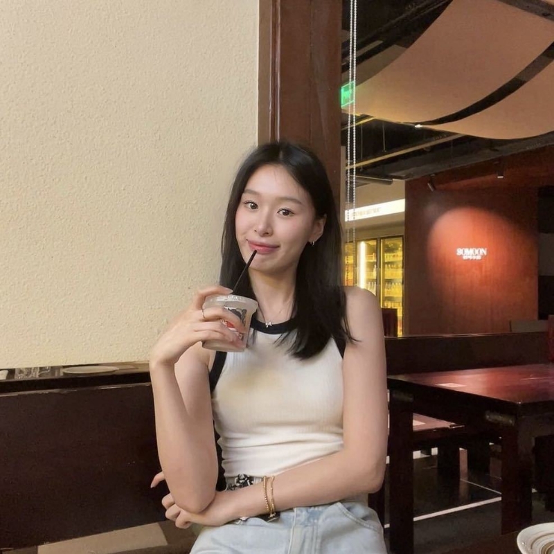 羽毛的第一张照片--宜昌相亲服务中心