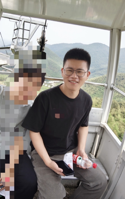 奔奔笨笨的第一张照片--宜昌相亲服务中心