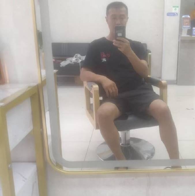 闫杰的第一张照片--宜昌相亲服务中心