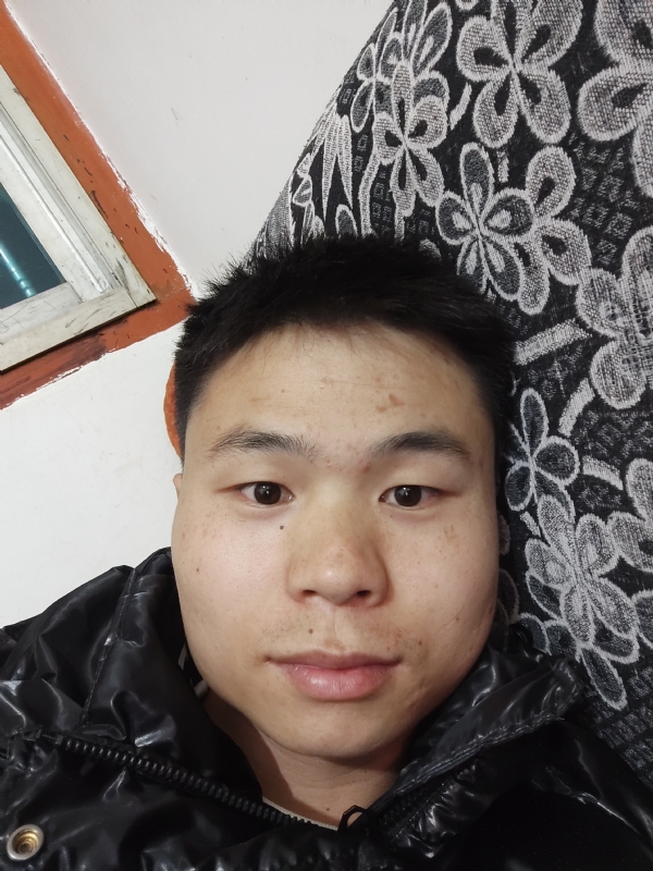 麒麟区幼儿园扛把子的第三张照片--宜昌相亲服务中心