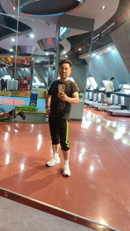 凭水相逢的第一张照片--宜昌相亲服务中心